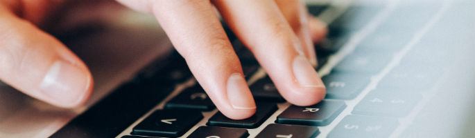 laptop-accoutancy-jobs-5ca.jpg
